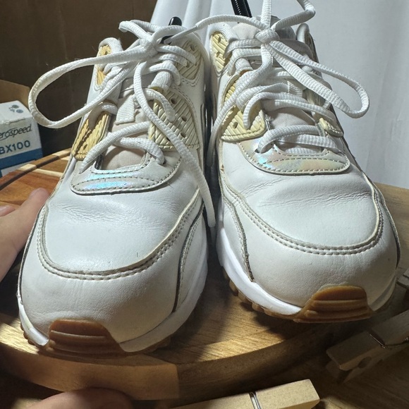Nike Air Max  90  leather SE White Sneakers 6.5Y /women’s 8 - Picture 2 of 7